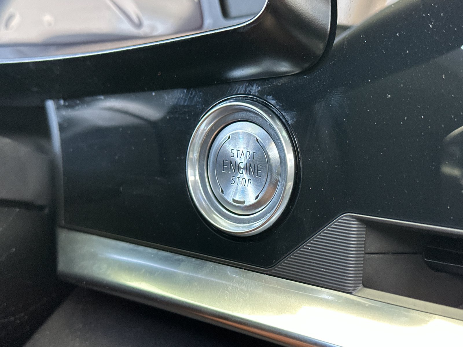 Used 2023  Chevrolet Stingray image 18
