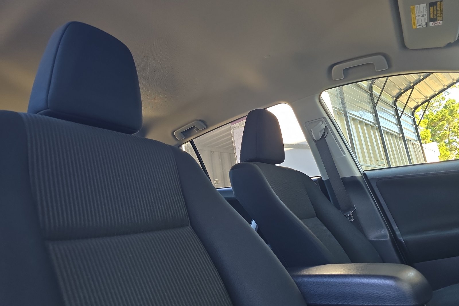 Used 2018 White Toyota LE image 14