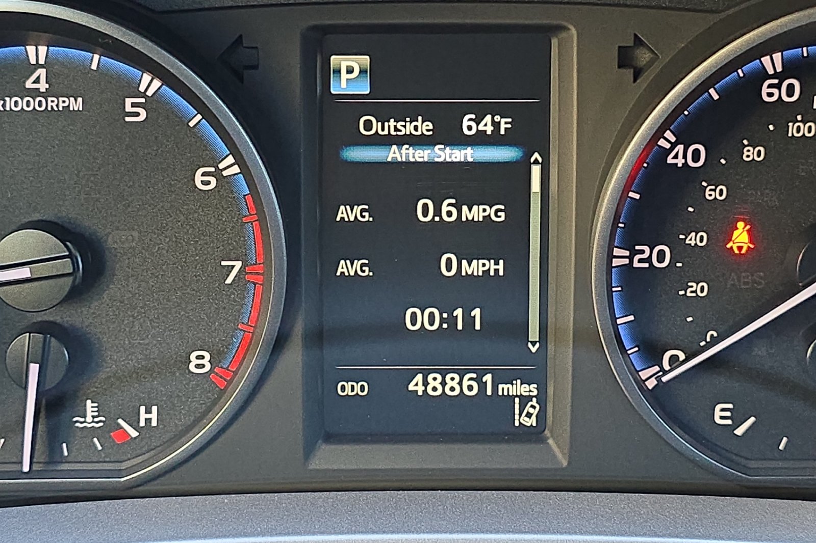 Used 2018 White Toyota LE image 21