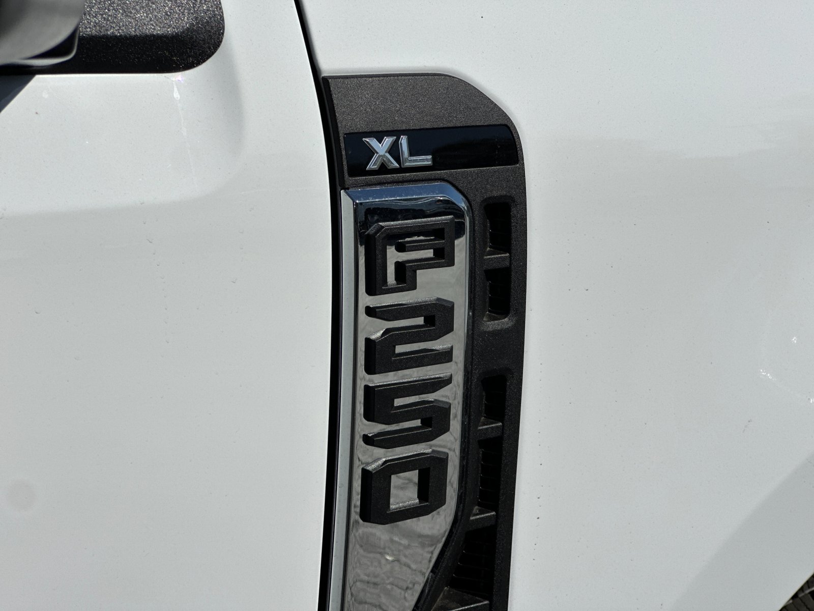 New 2026 Oxford White Ford F-250® XL image 23