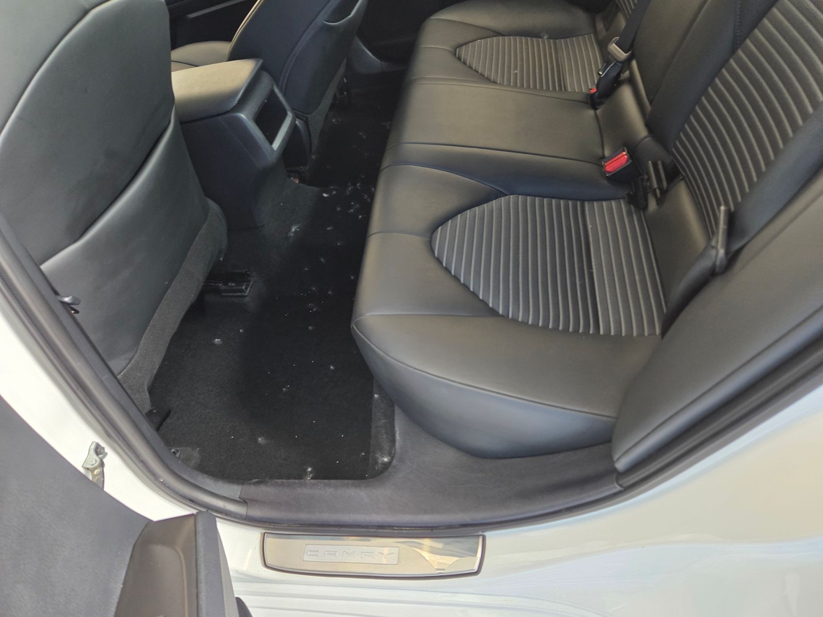 Used 2023 White Toyota SE image 17