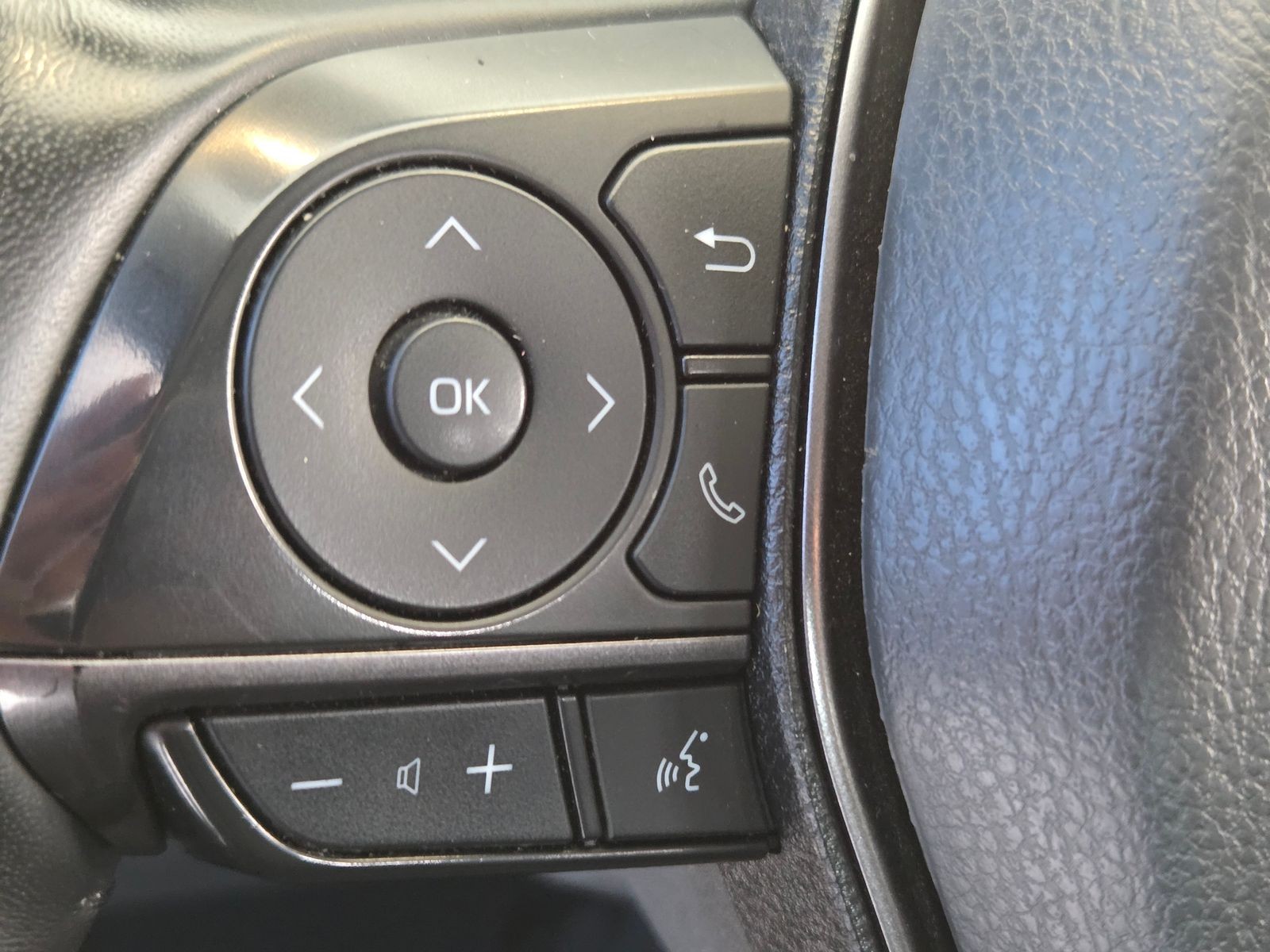 Used 2023 White Toyota SE image 27