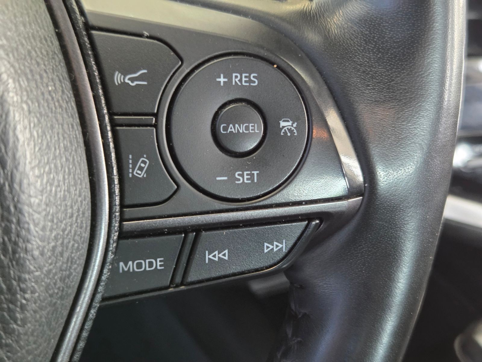 Used 2023 White Toyota SE image 28