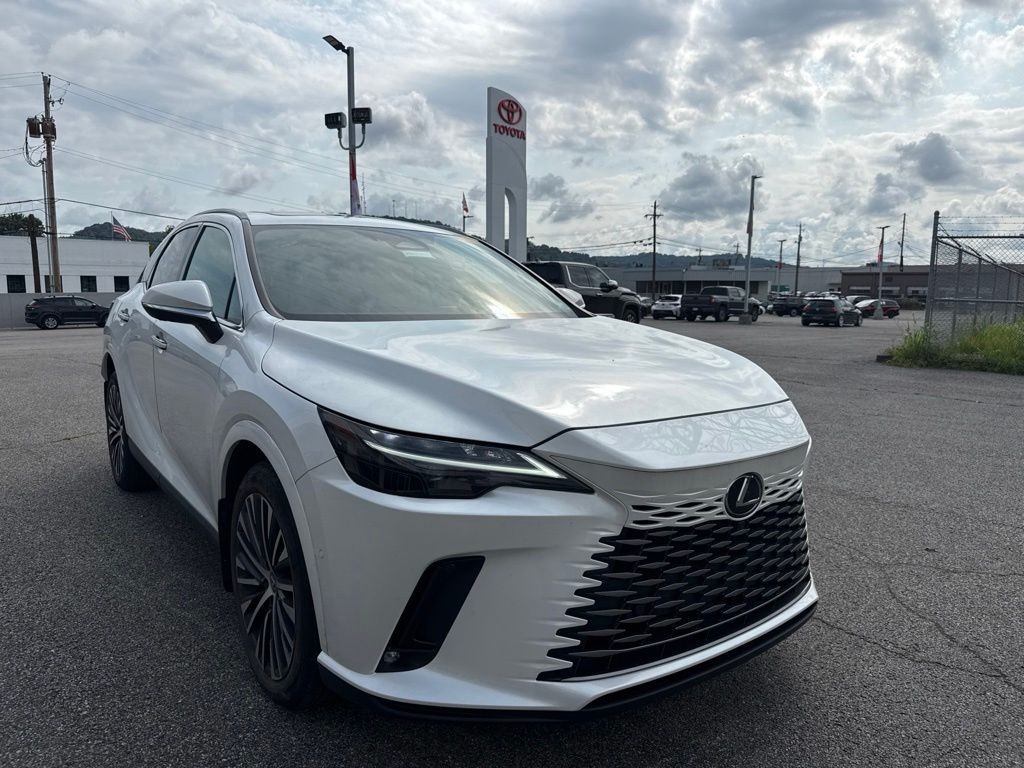 Used 2023 White Lexus 350 Premium Plus image 3