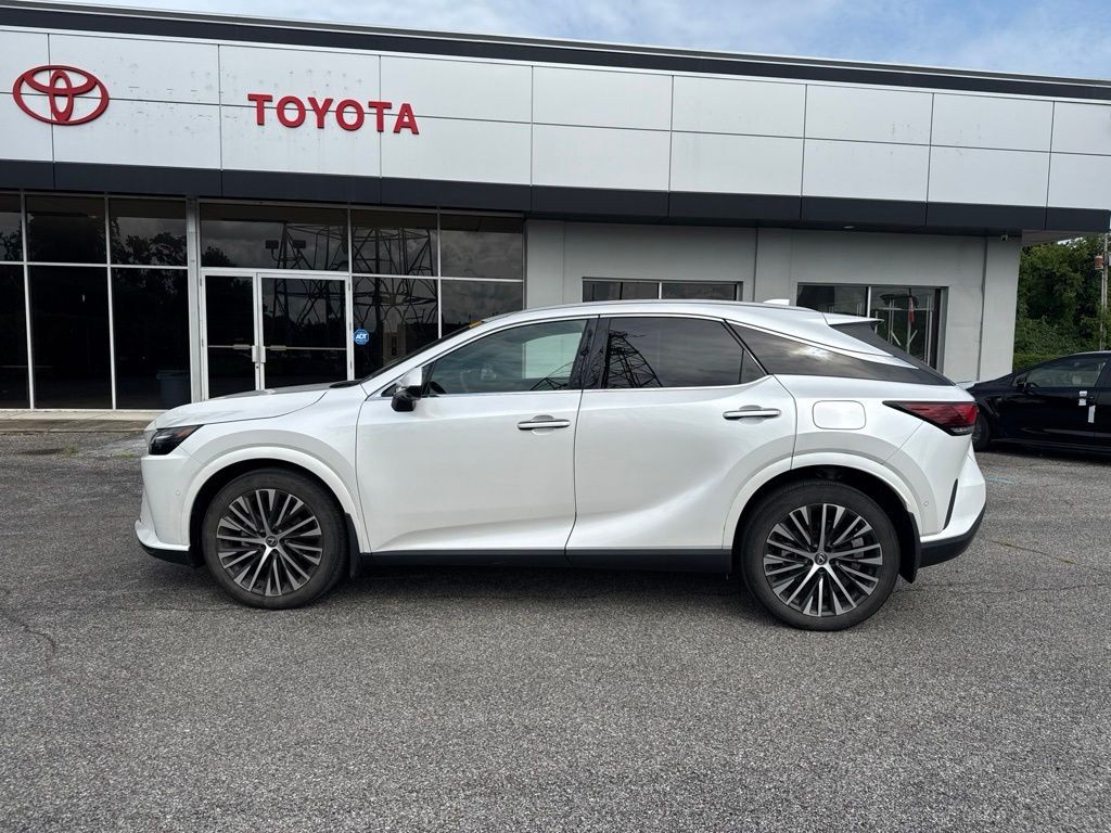 Used 2023 White Lexus 350 Premium Plus image 8