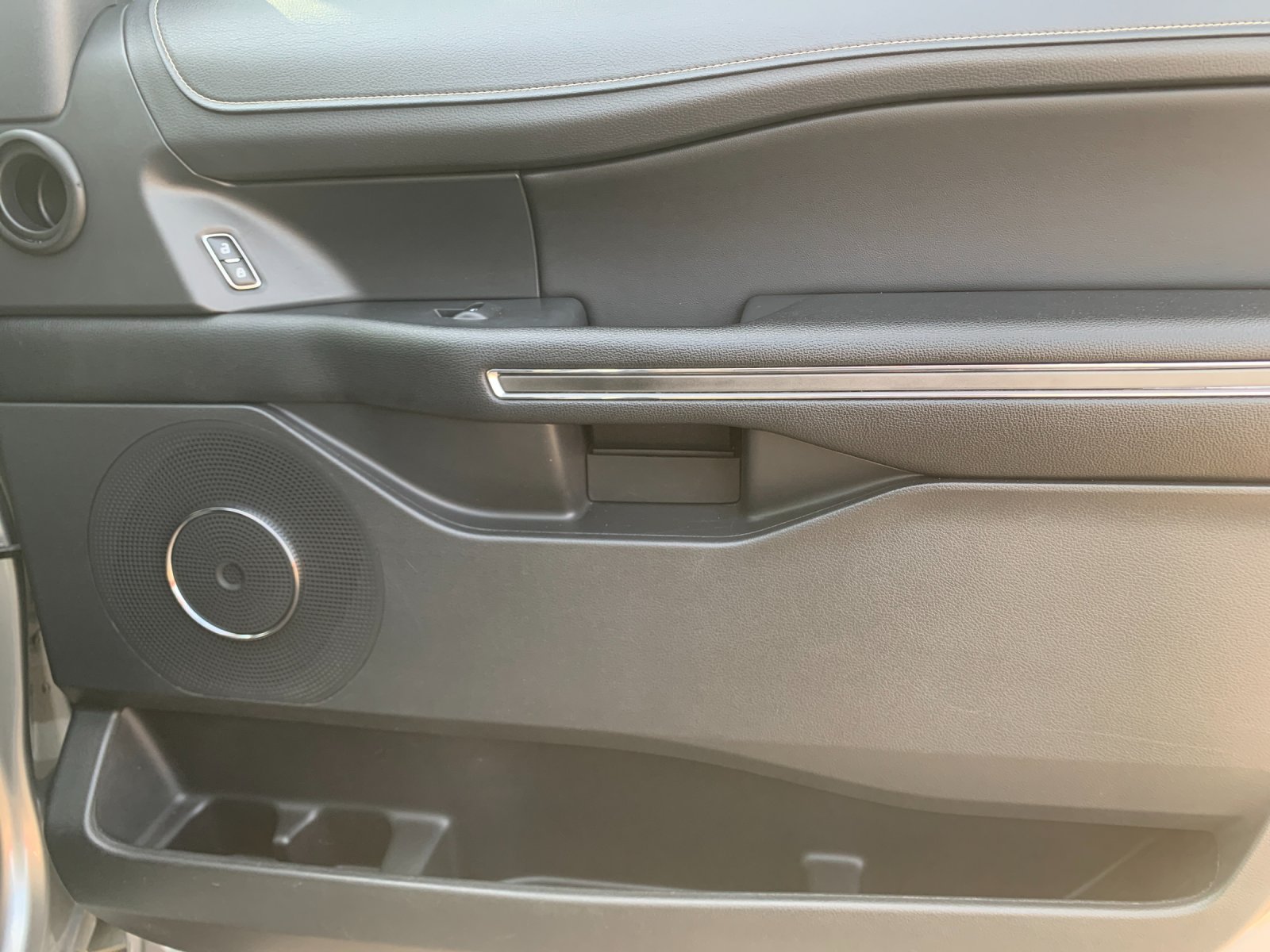 Used 2023 Silver Metallic Ford XLT image 22