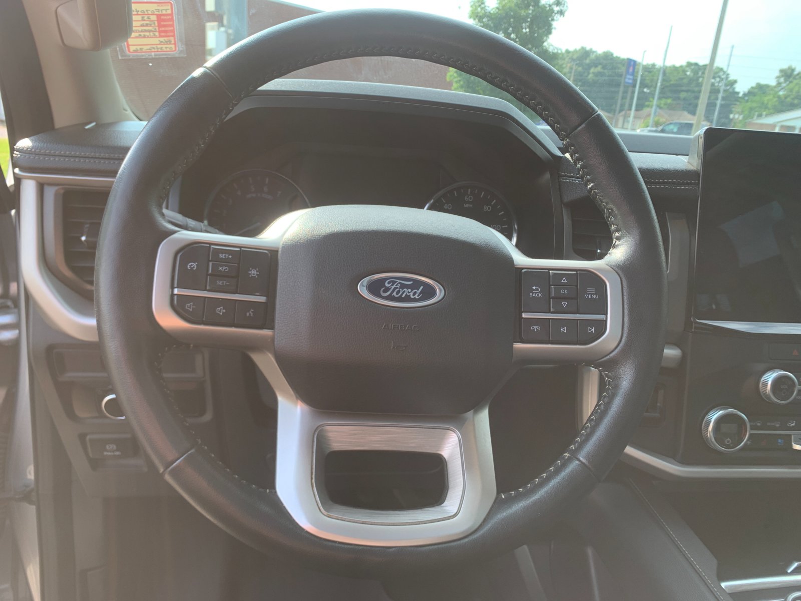 Used 2023 Silver Metallic Ford XLT image 29