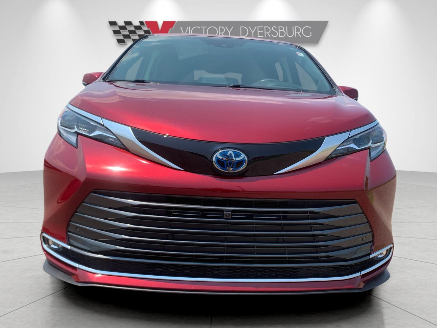Used 2024 Red Toyota Platinum image 9