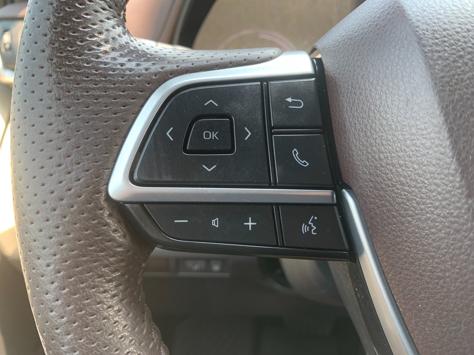Used 2024 Red Toyota Platinum image 30