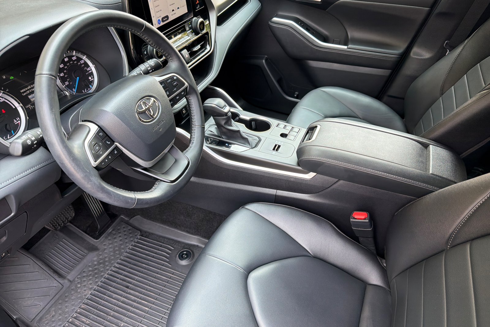Used 2024 Gray Toyota XLE image 7