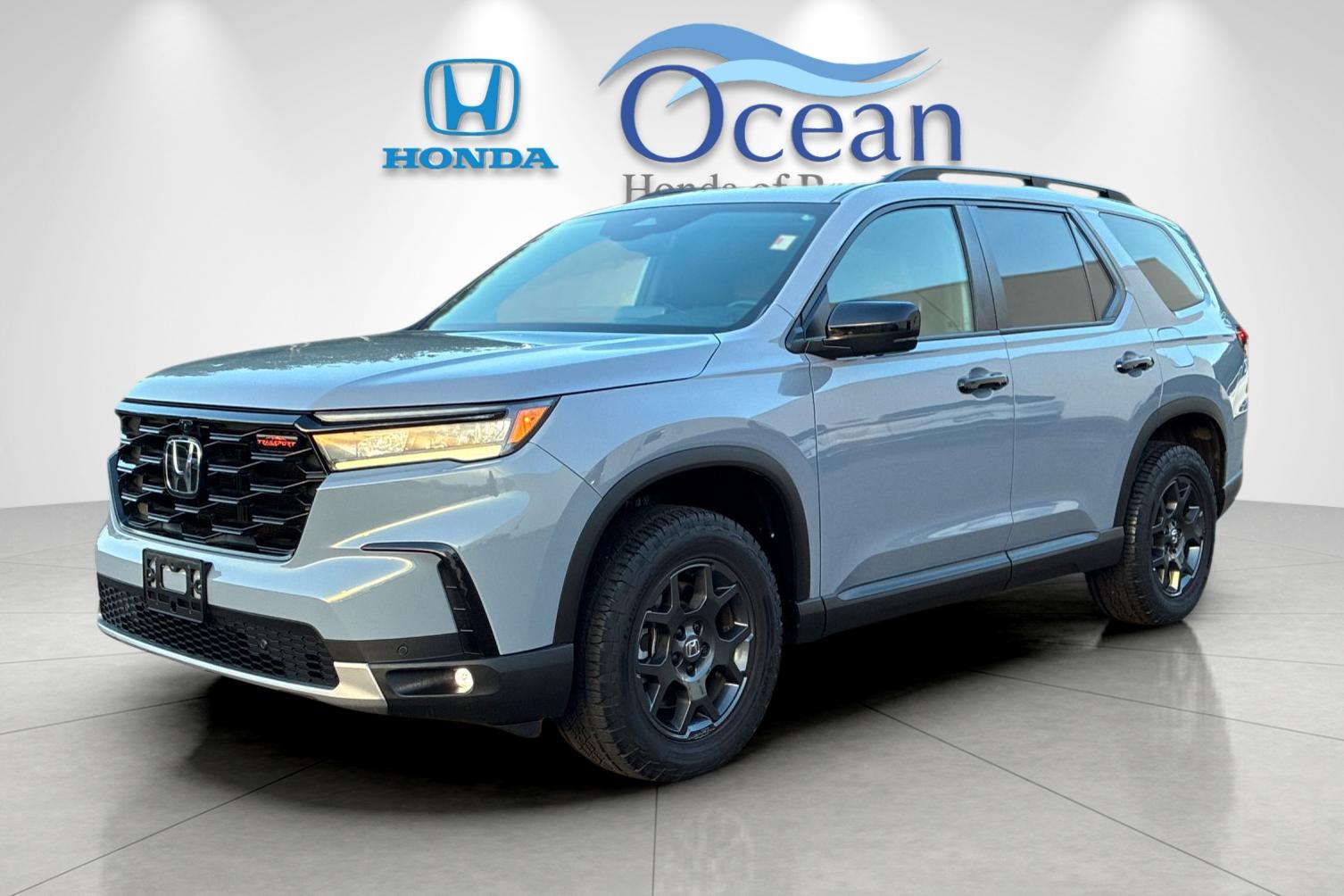 Used 2025 Sonic Gray Pearl Honda TrailSport image 7