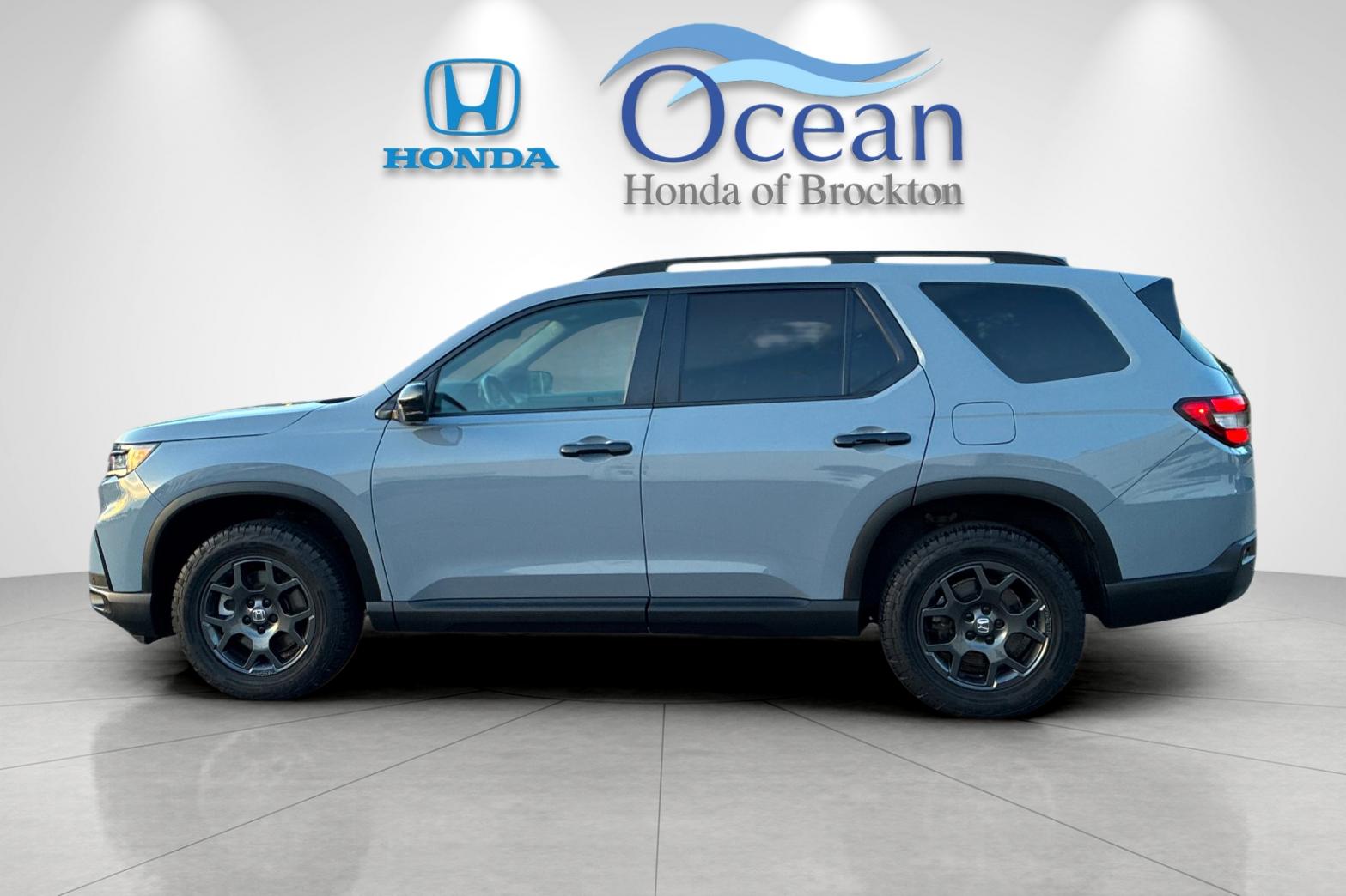 Used 2025 Sonic Gray Pearl Honda TrailSport image 6
