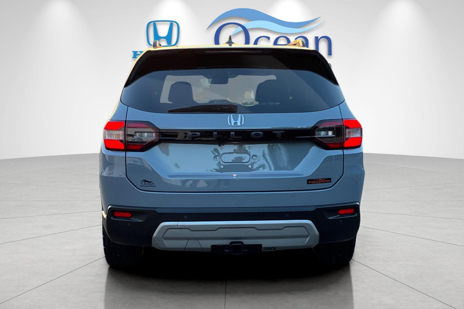 Used 2025 Sonic Gray Pearl Honda TrailSport image 4
