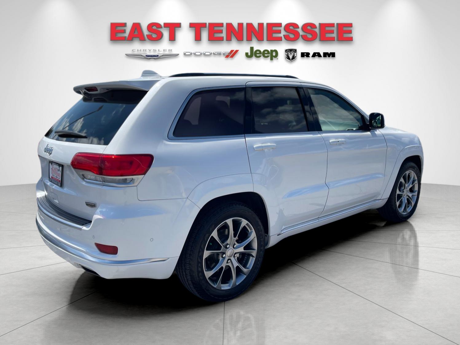Used 2020 White Jeep Summit image 3