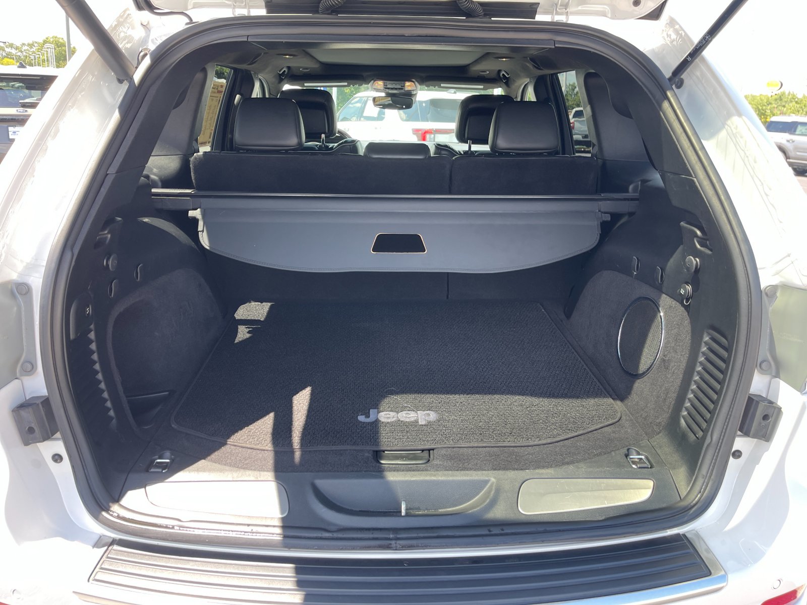 Used 2020 White Jeep Summit image 17