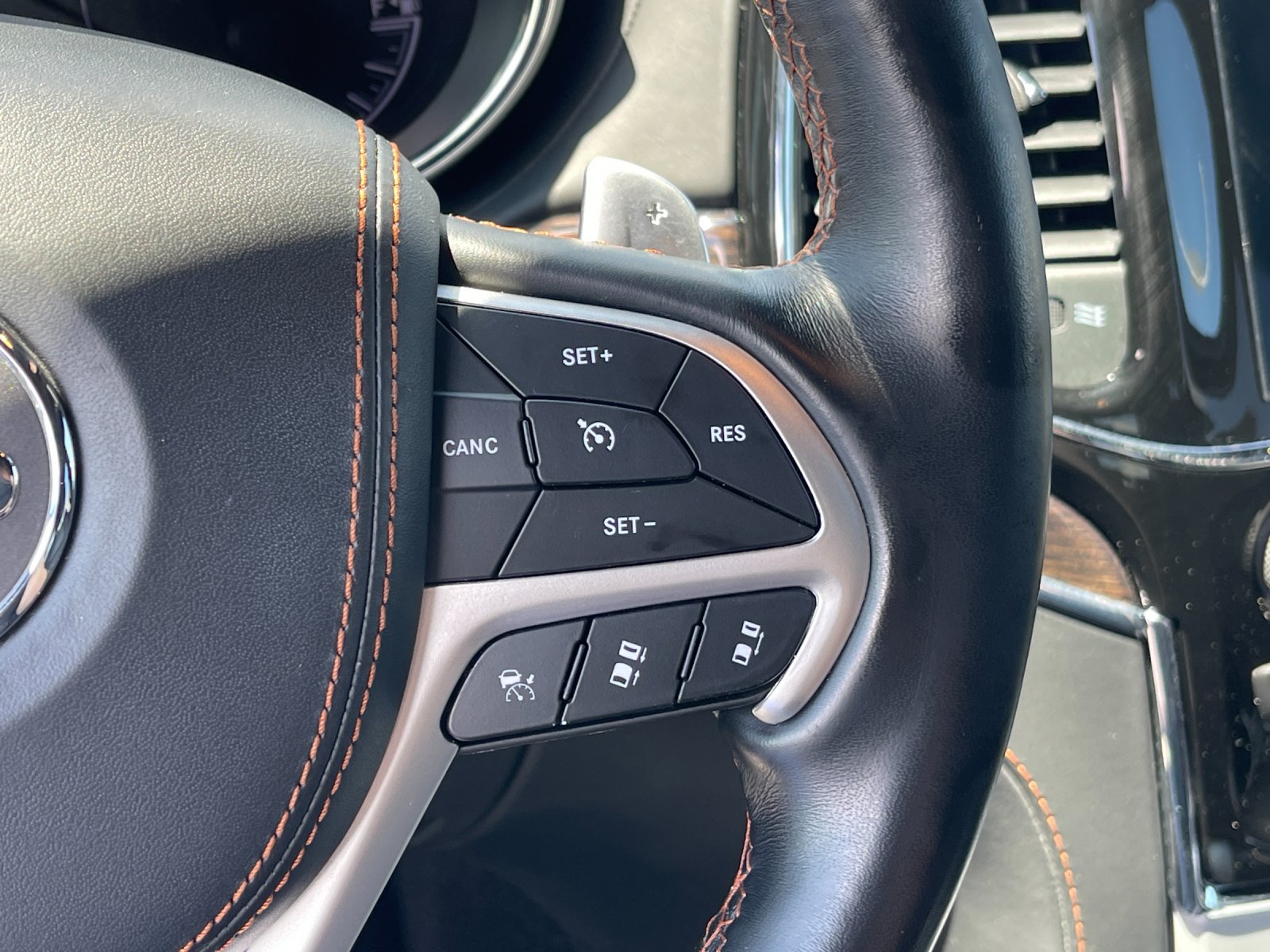 Used 2020 White Jeep Summit image 28