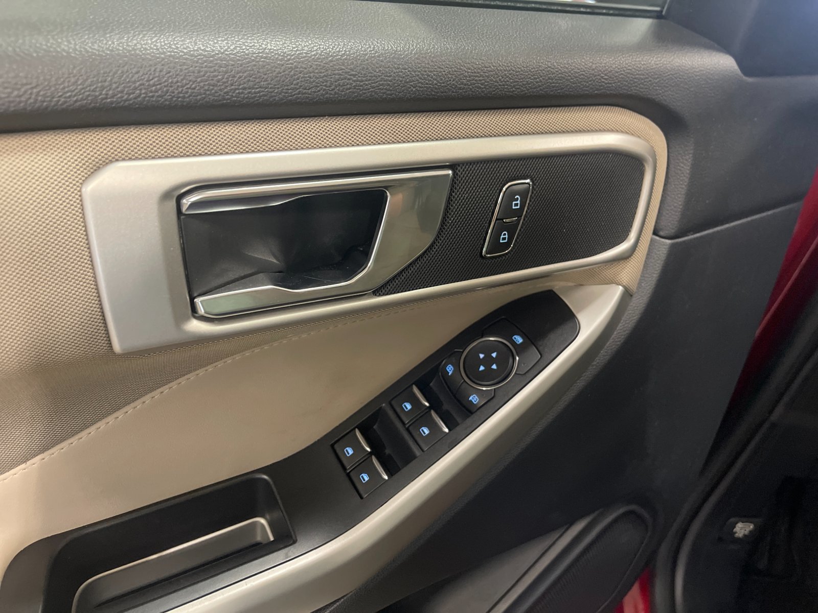 Used 2020 Red Ford XLT image 13