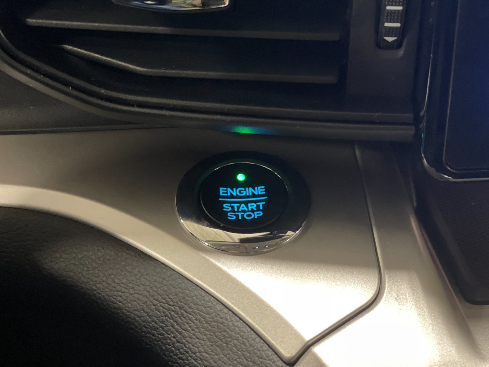 Used 2020 Red Ford XLT image 25