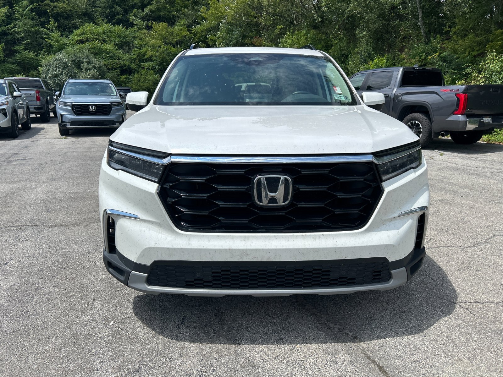 Used 2023 Platinum White Honda Touring image 8