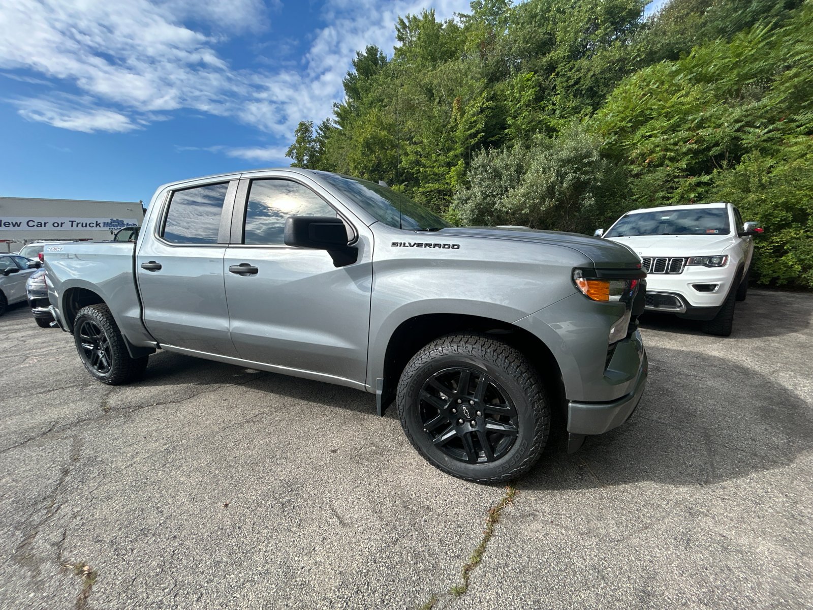 Used 2023 Sterling Gray Metallic Chevrolet Custom image 7