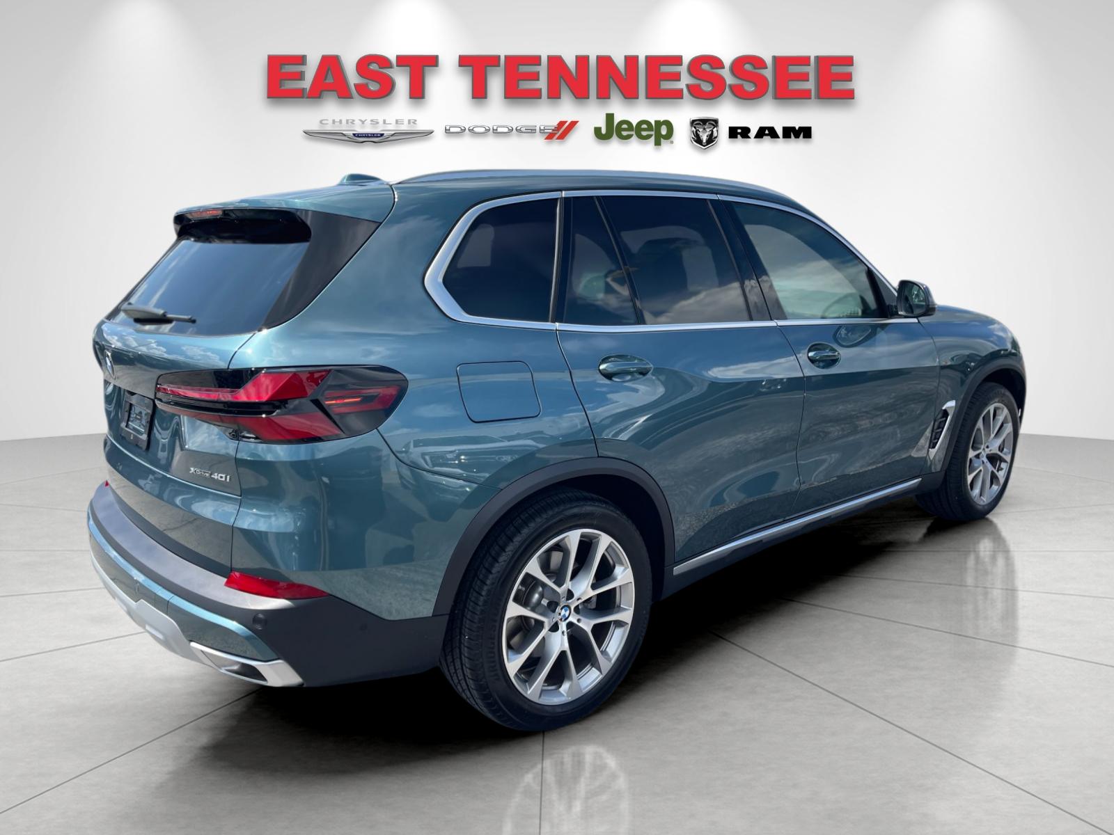 Used 2026 Blue BMW xDrive40i image 3