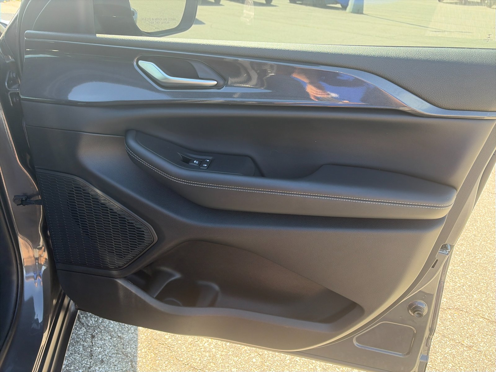 Used 2023 Gray Jeep Altitude image 21