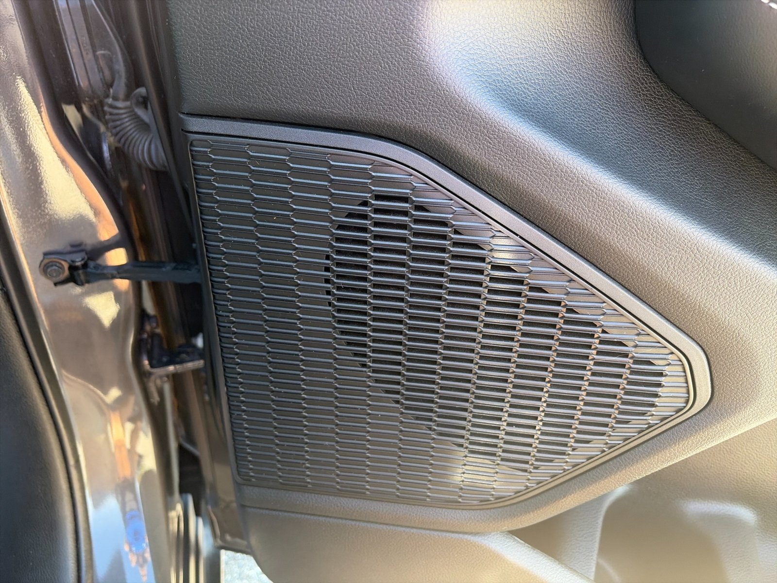 Used 2023 Gray Jeep Altitude image 22