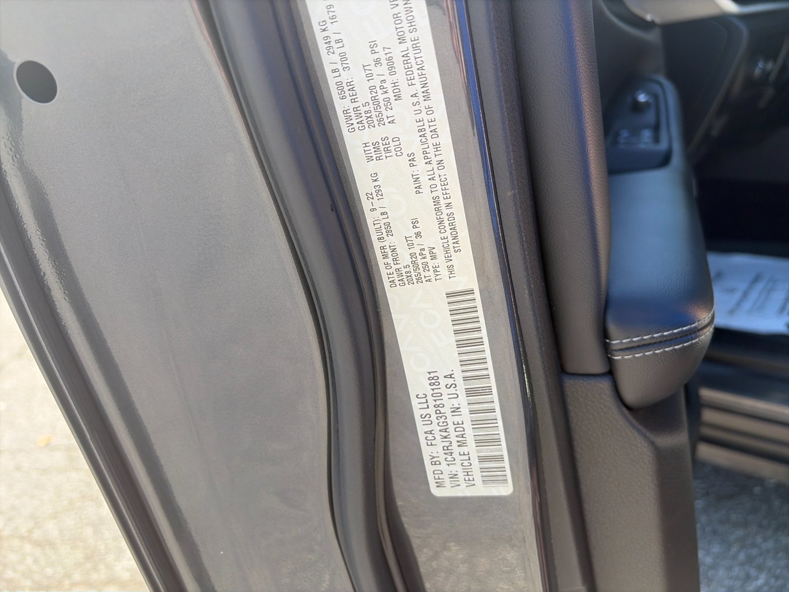 Used 2023 Gray Jeep Altitude image 36