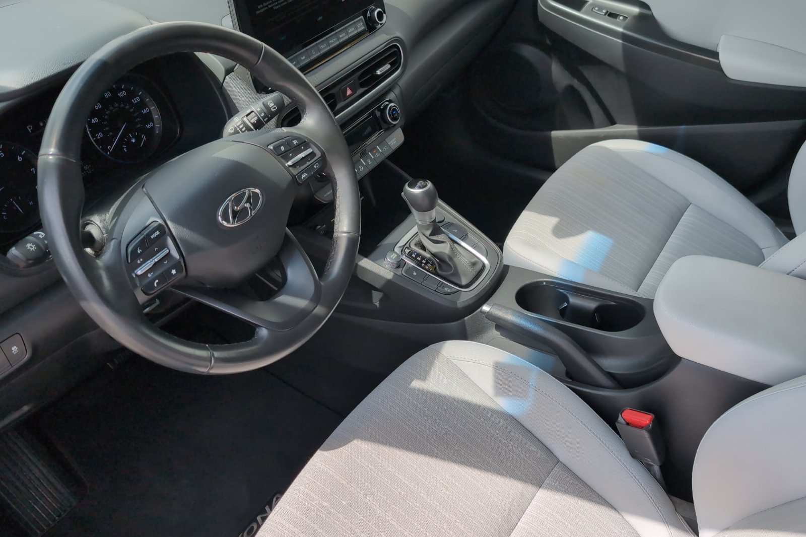 Used 2023 Green Hyundai SEL image 11