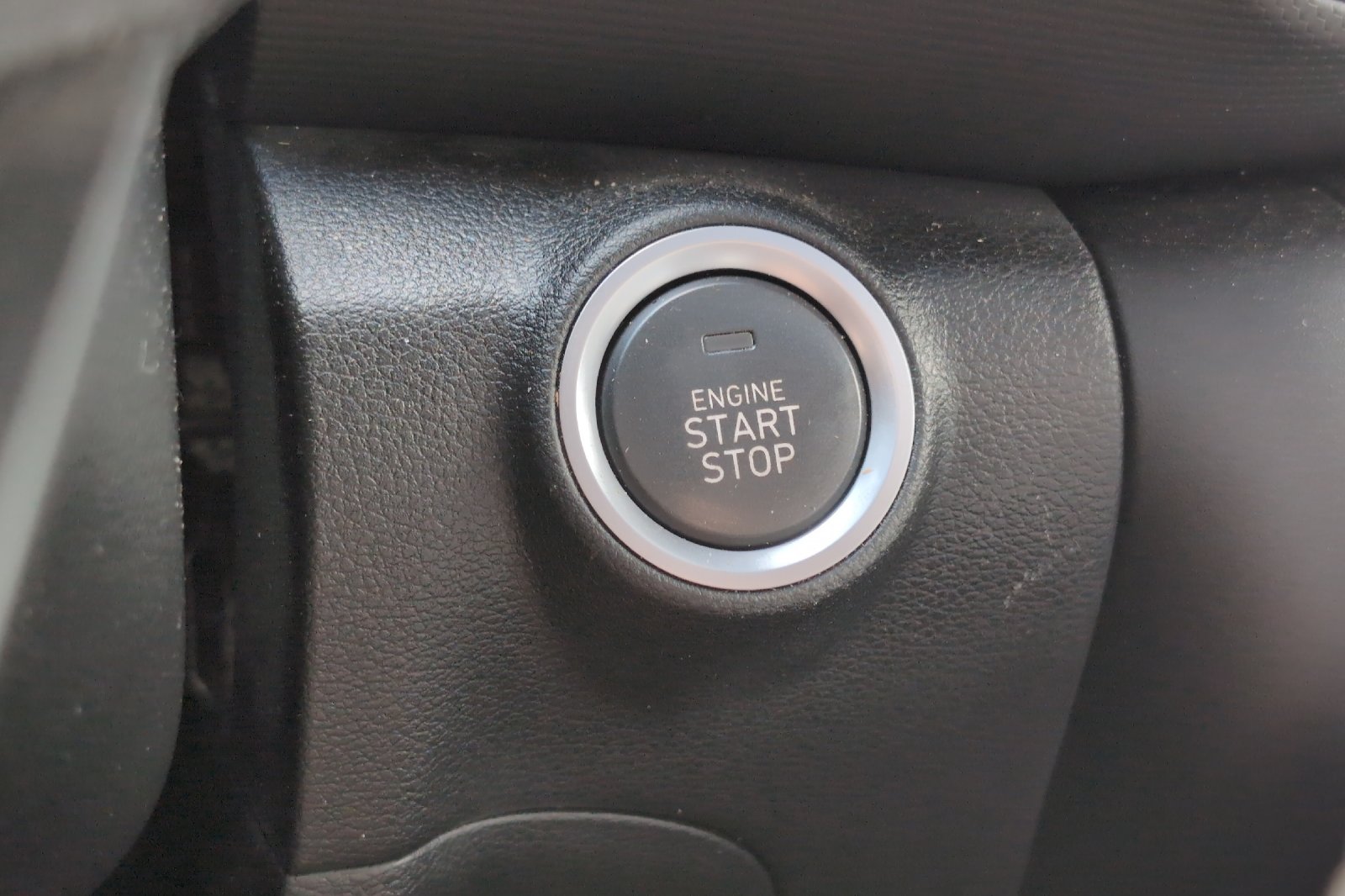 Used 2023 Green Hyundai SEL image 24