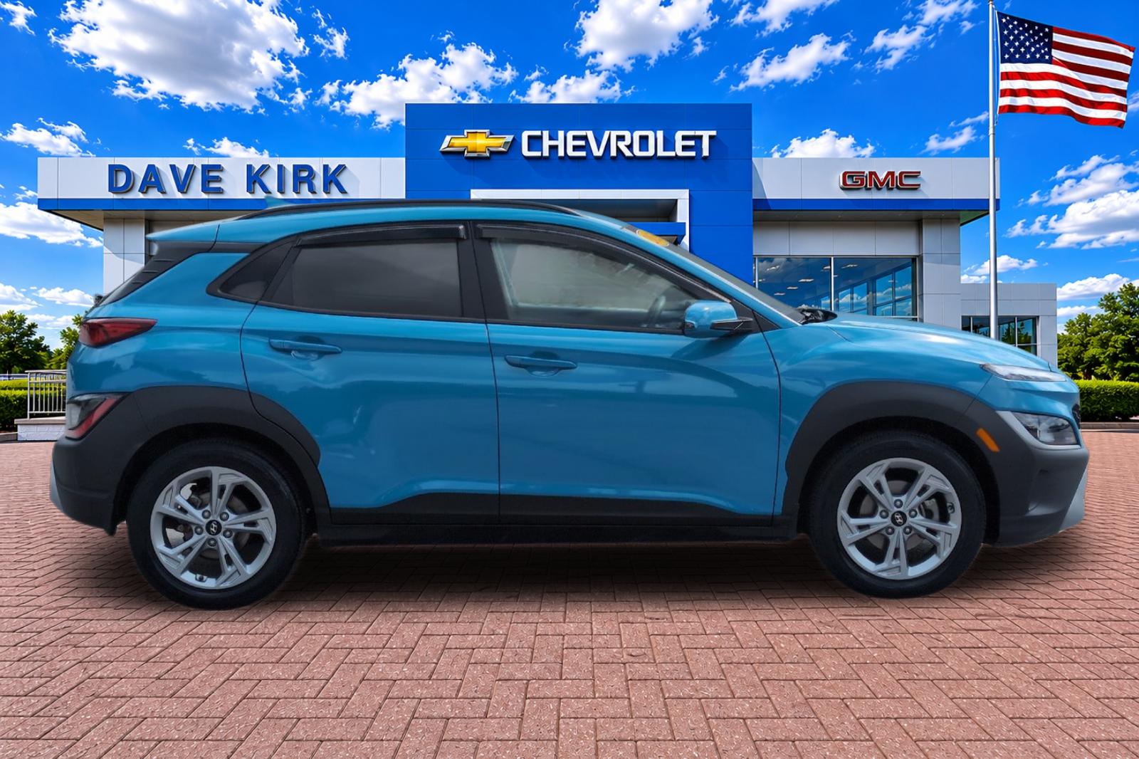 Used 2023 Green Hyundai SEL image 2