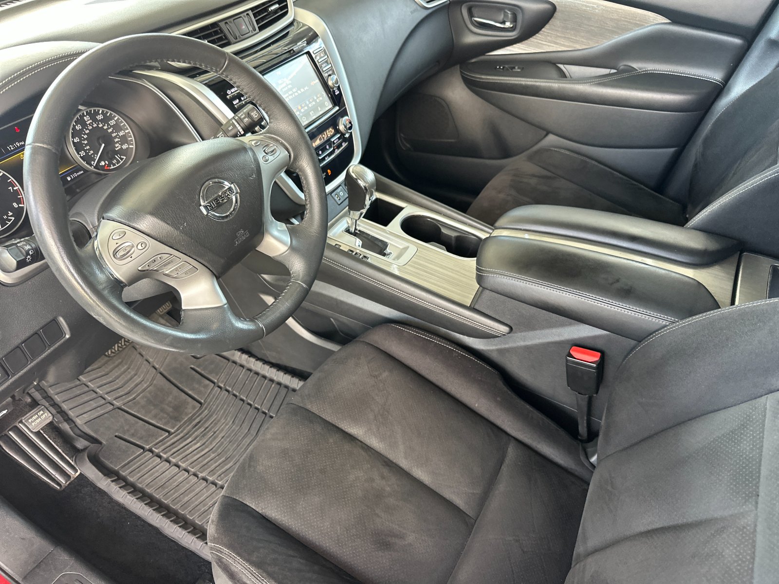 Used 2018 Cayenne Red Metallic Nissan SV 4D Sport Utility image 11