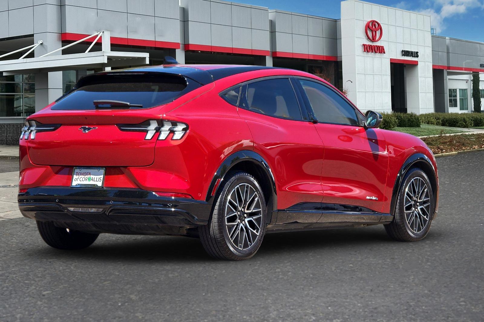 Used 2024 Red Ford Premium image 4