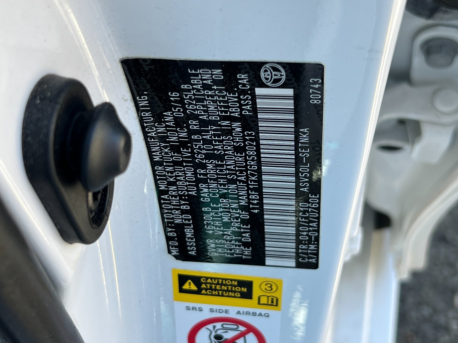Used 2016 White Toyota LE image 24
