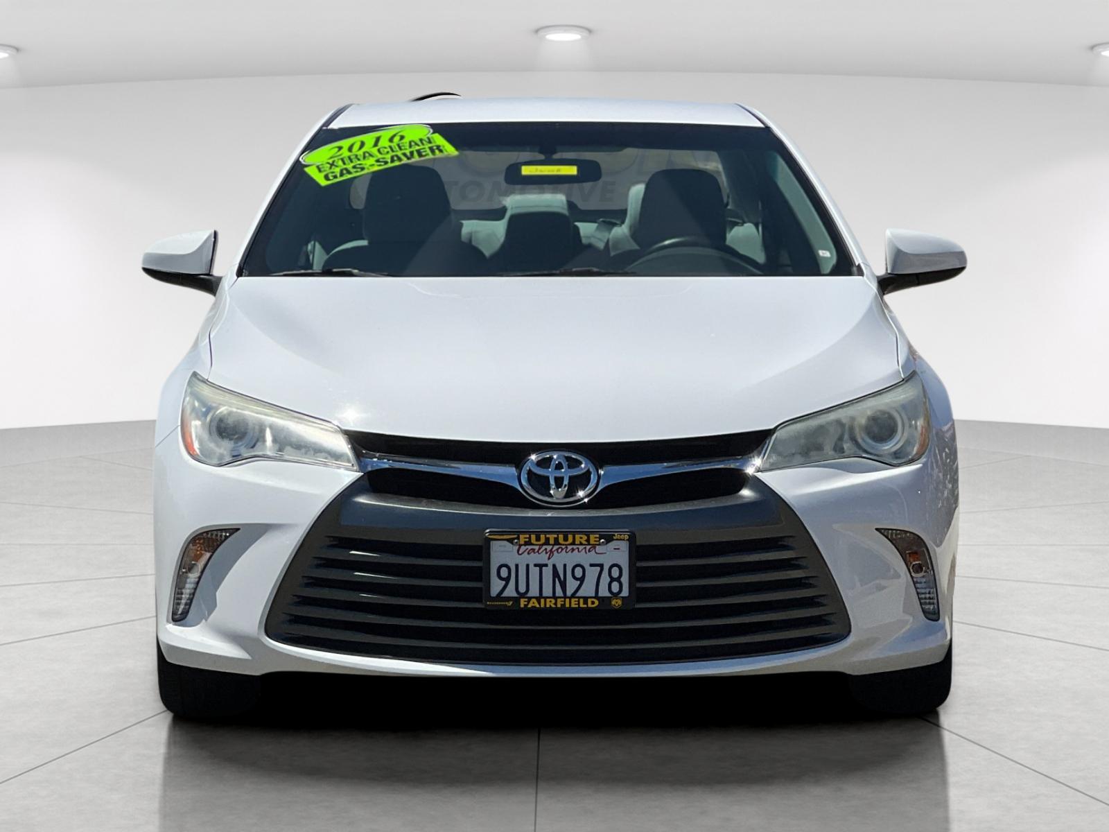 Used 2016 White Toyota LE image 8