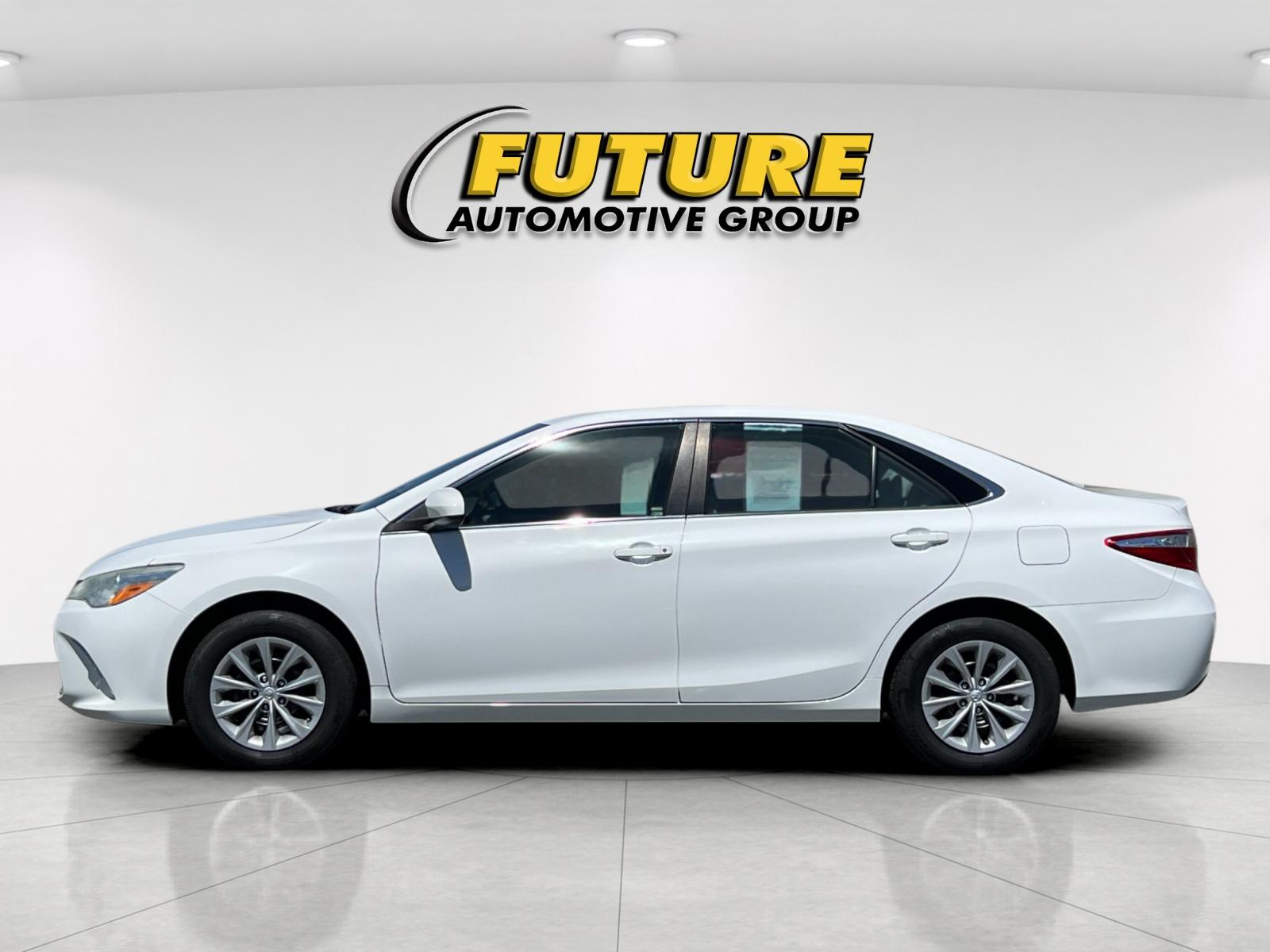 Used 2016 White Toyota LE image 6