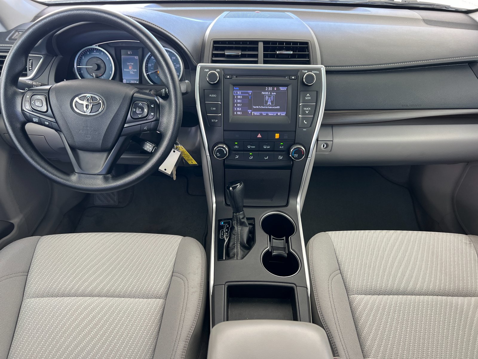 Used 2016 White Toyota LE image 12