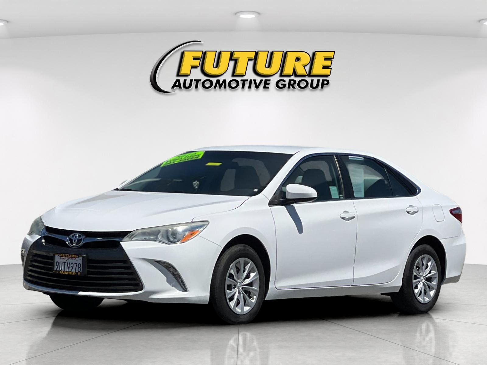 Used 2016 White Toyota LE image 7