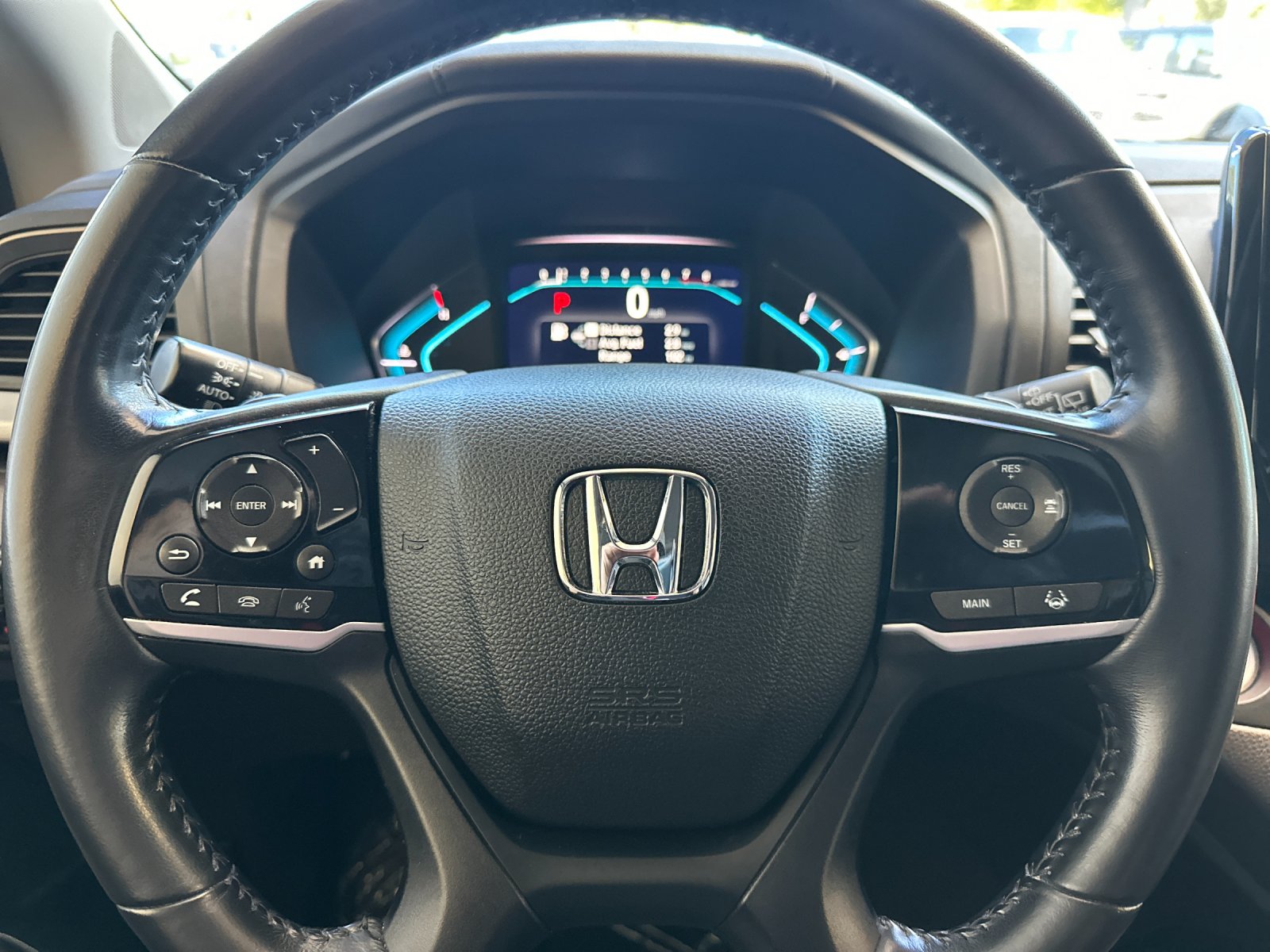 Used 2018 White Honda EX-L image 25