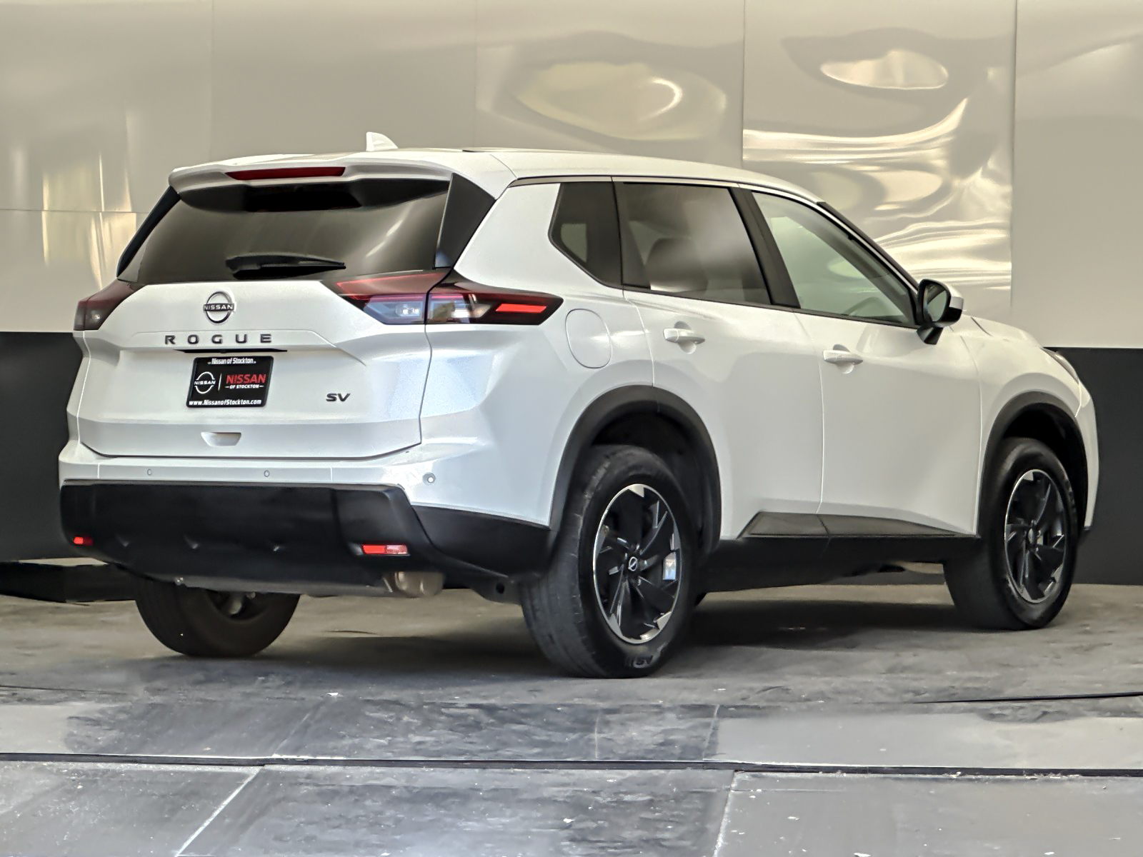 Used 2024 White Nissan SV image 3