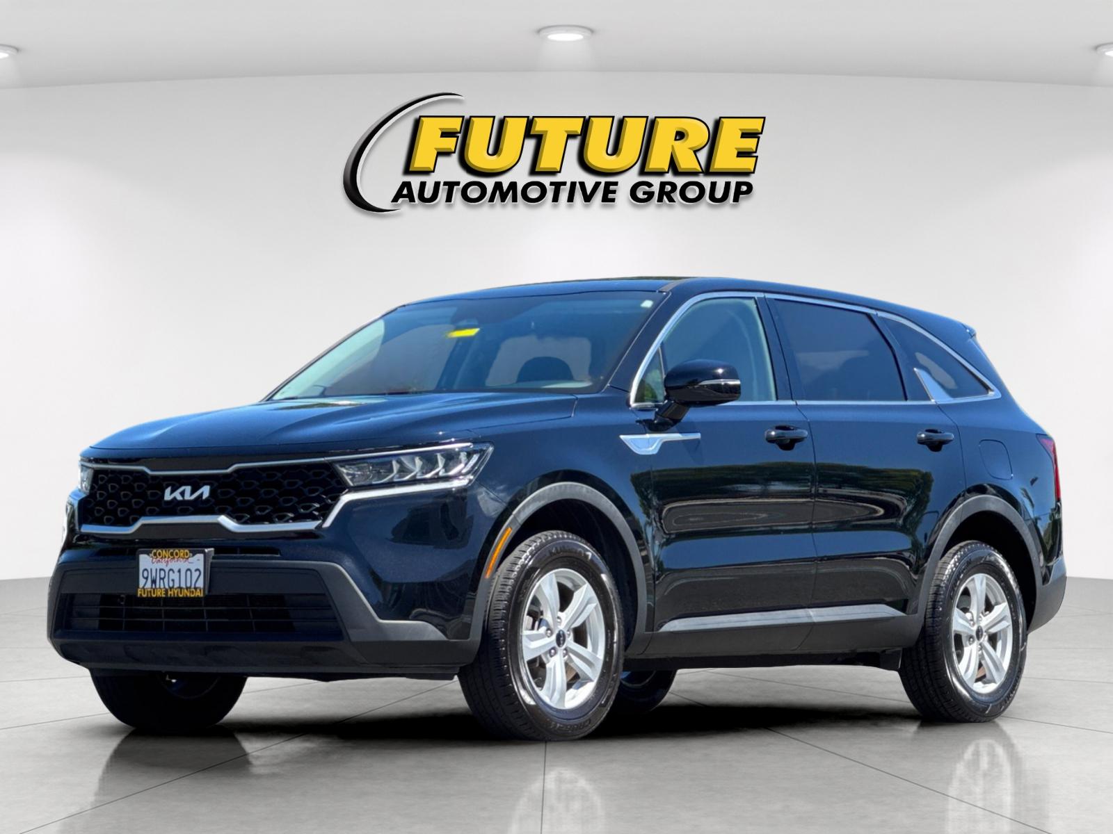 Used 2023 Black Kia LX image 8