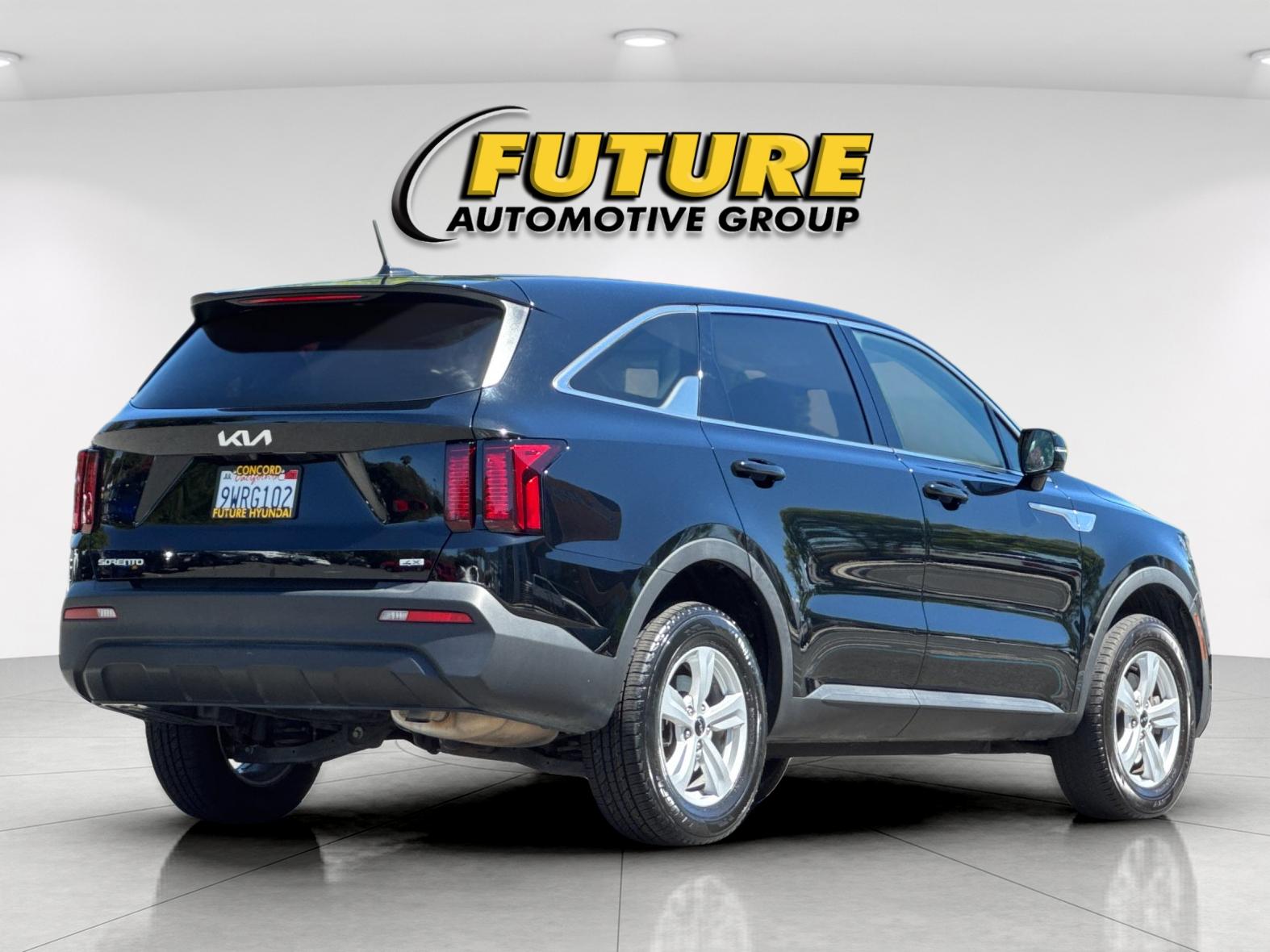 Used 2023 Black Kia LX image 4