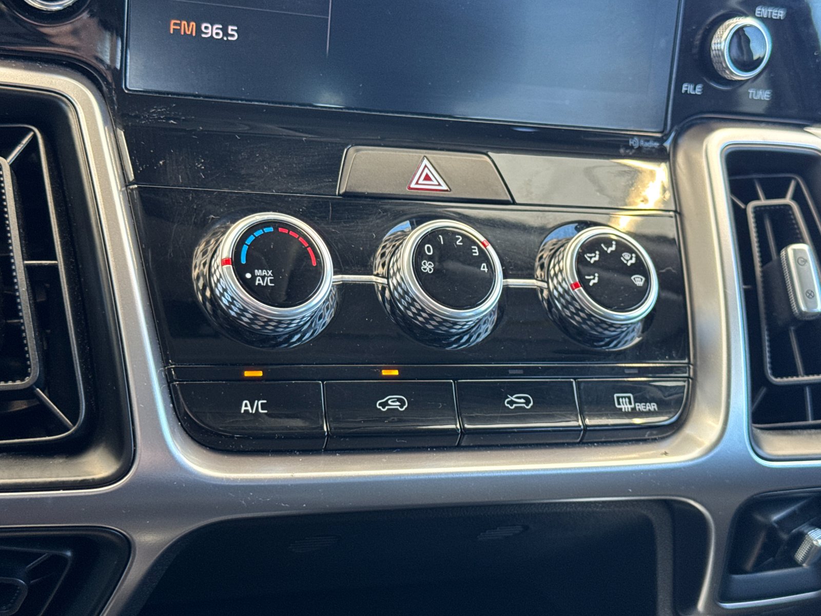 Used 2023 Black Kia LX image 21