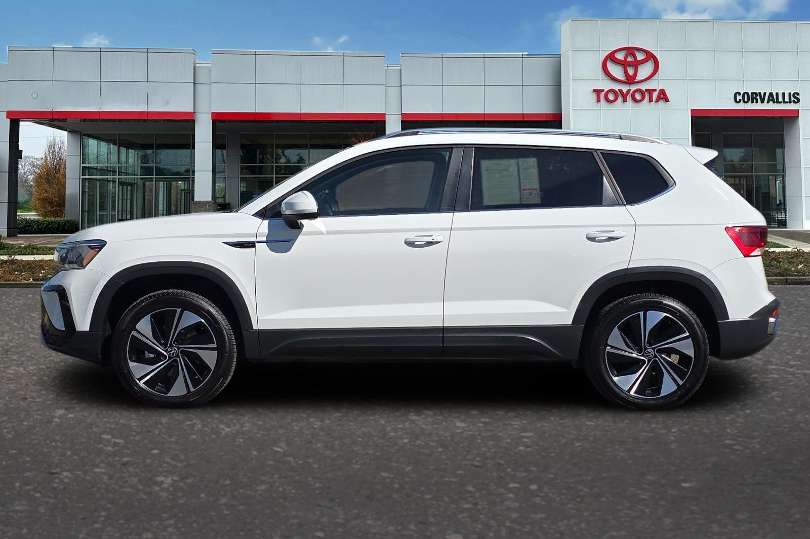 Used 2024 White Volkswagen 1.5T SE image 7