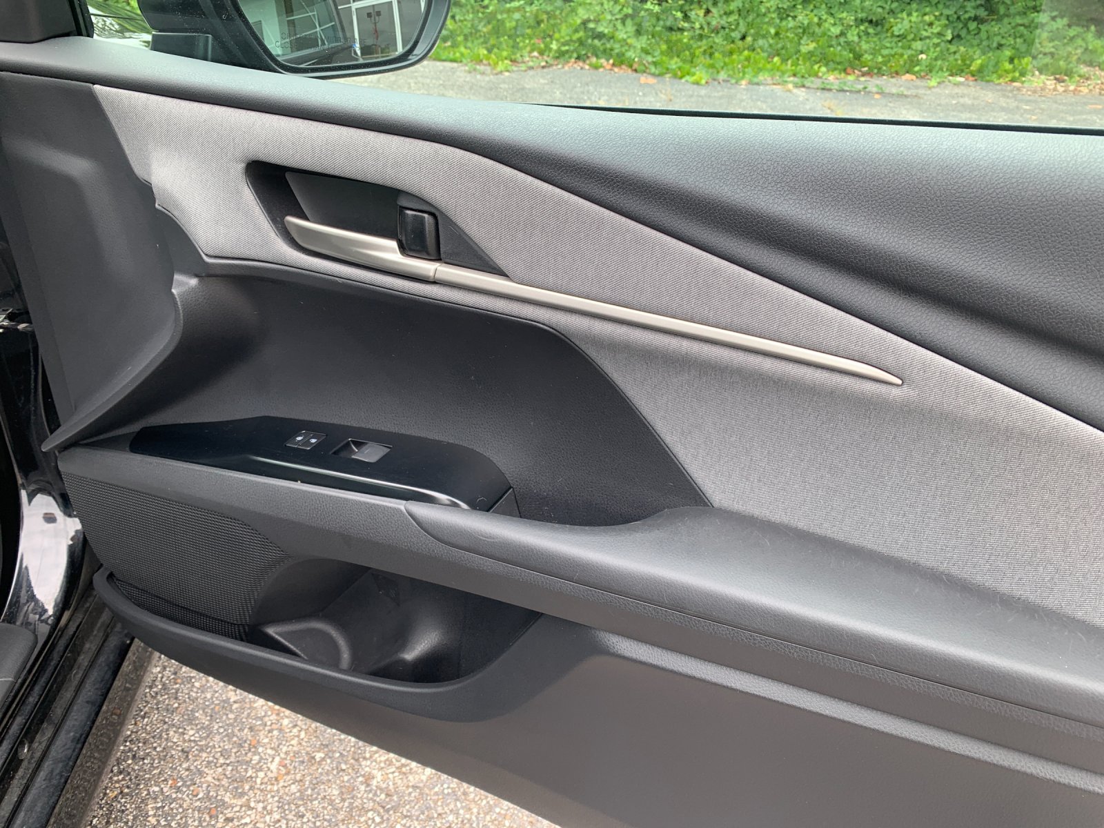 Used 2025 Black Toyota LE image 19
