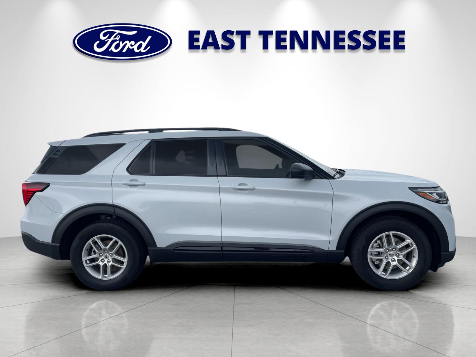 New 2026 Space White Metallic Ford Active image 2