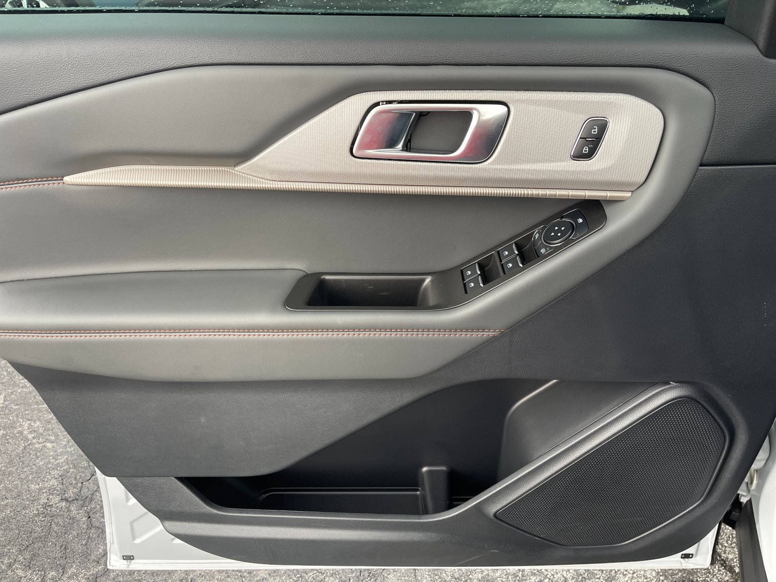 New 2026 Space White Metallic Ford Active image 11