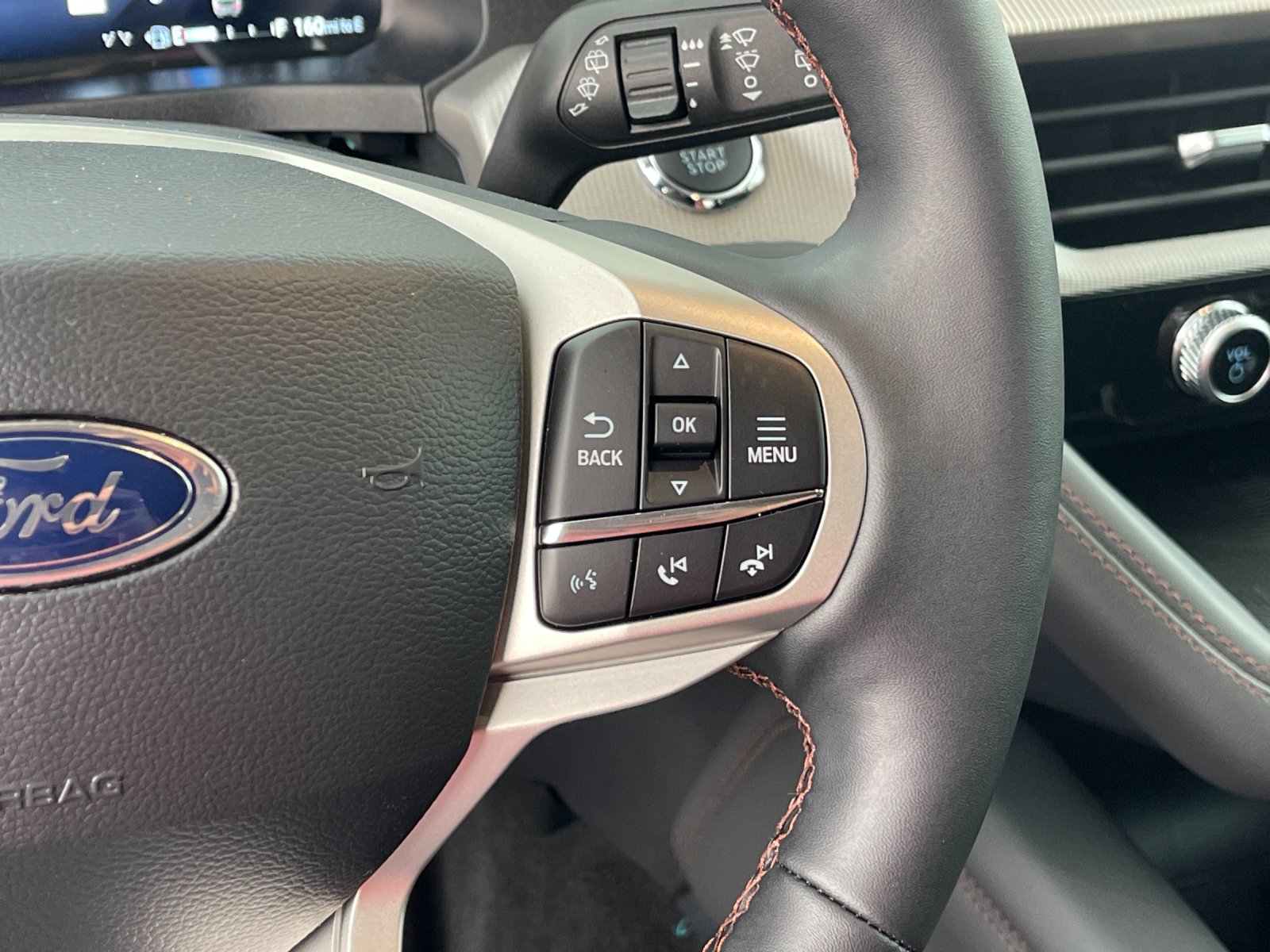 New 2026 Space White Metallic Ford Active image 27