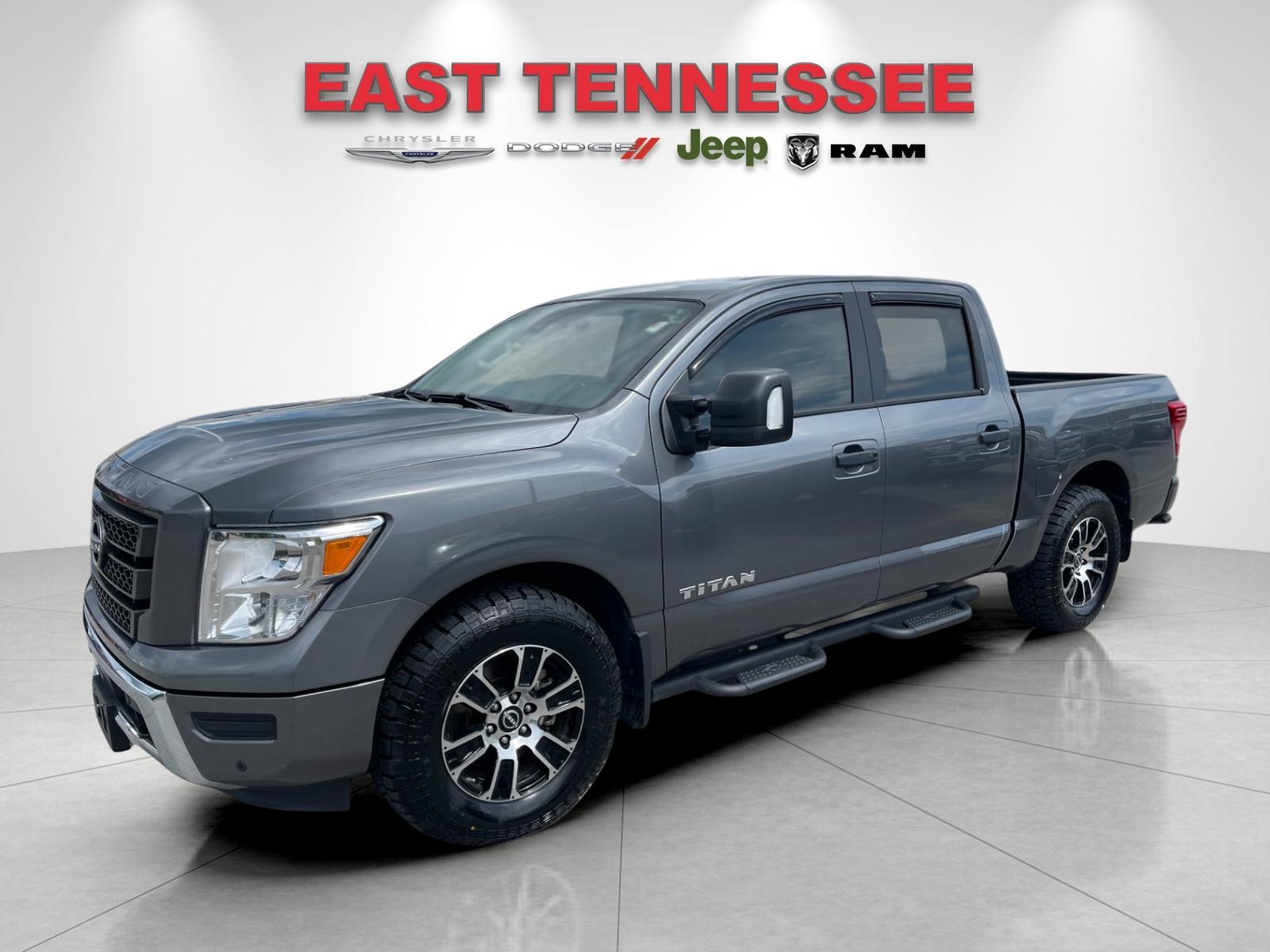 Used 2023 Gray Nissan SV image 7