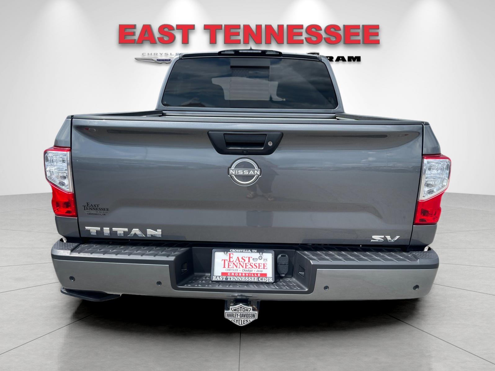 Used 2023 Gray Nissan SV image 4